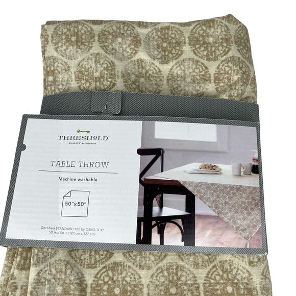 Threshold Table Throw Tablecloth Scarf Beige Medallion Ikat Table 50" x 50" New - Picture 6 of 11